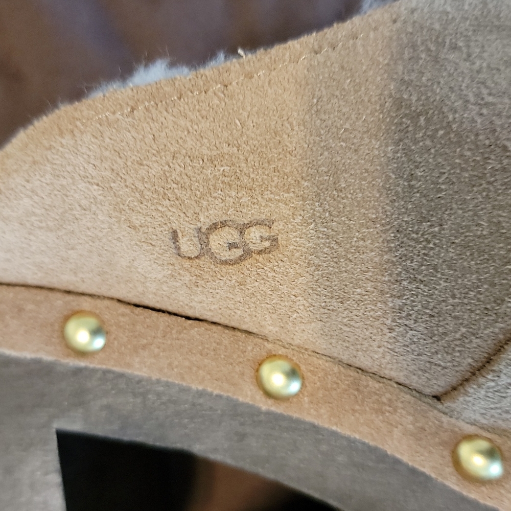 ***UGG Clogs*** - Picture 9 of 16
